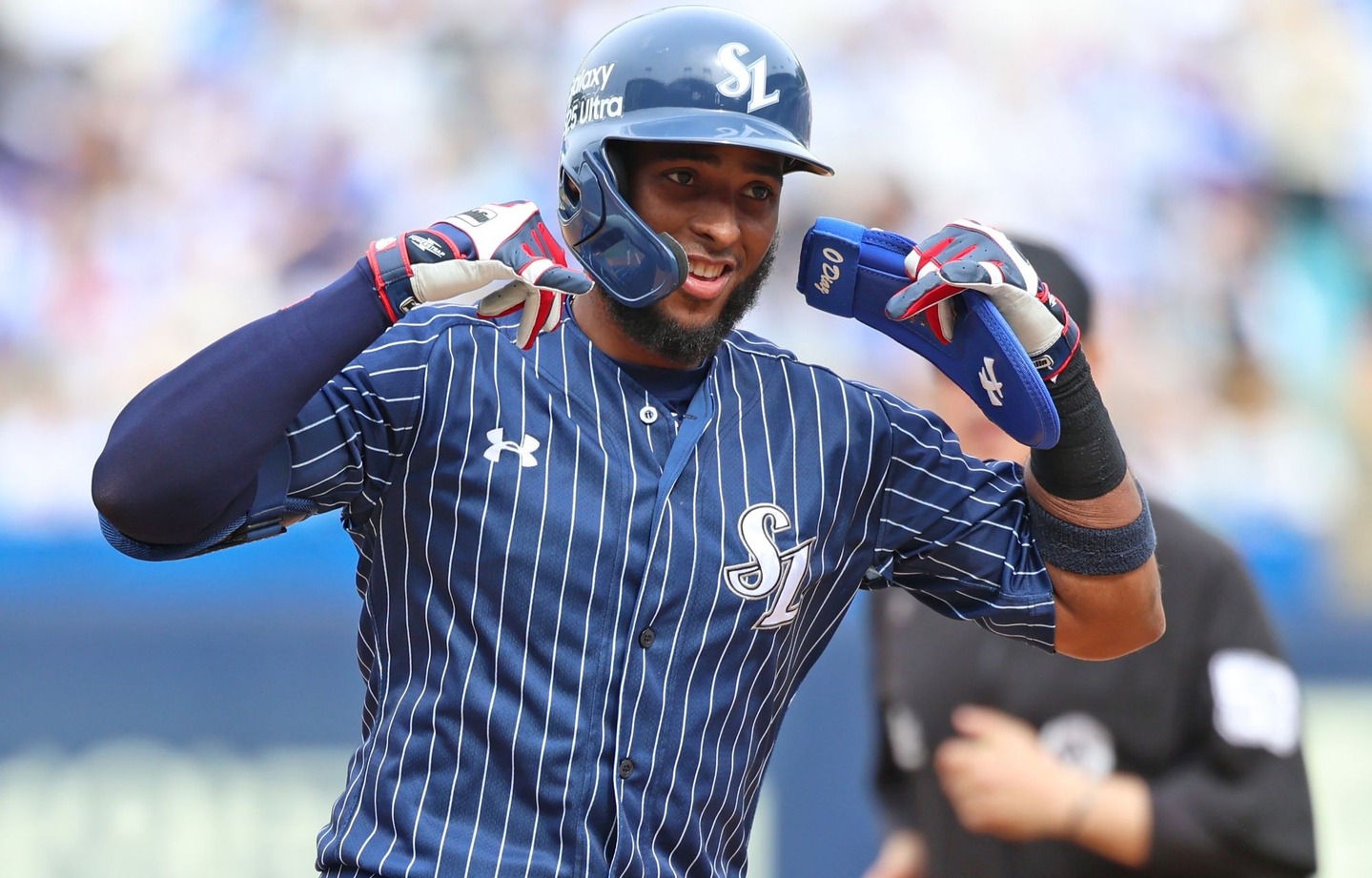 Lewin Díaz celebrating during his breakout 2025 season with the Samsung Lions after hitting one of his 50 home runs.