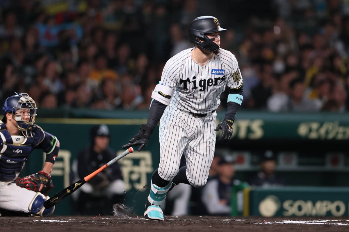 Teruaki Sato batting for the Hanshin Tigers during his 2025 Central League MVP season in Nippon Professional Baseball