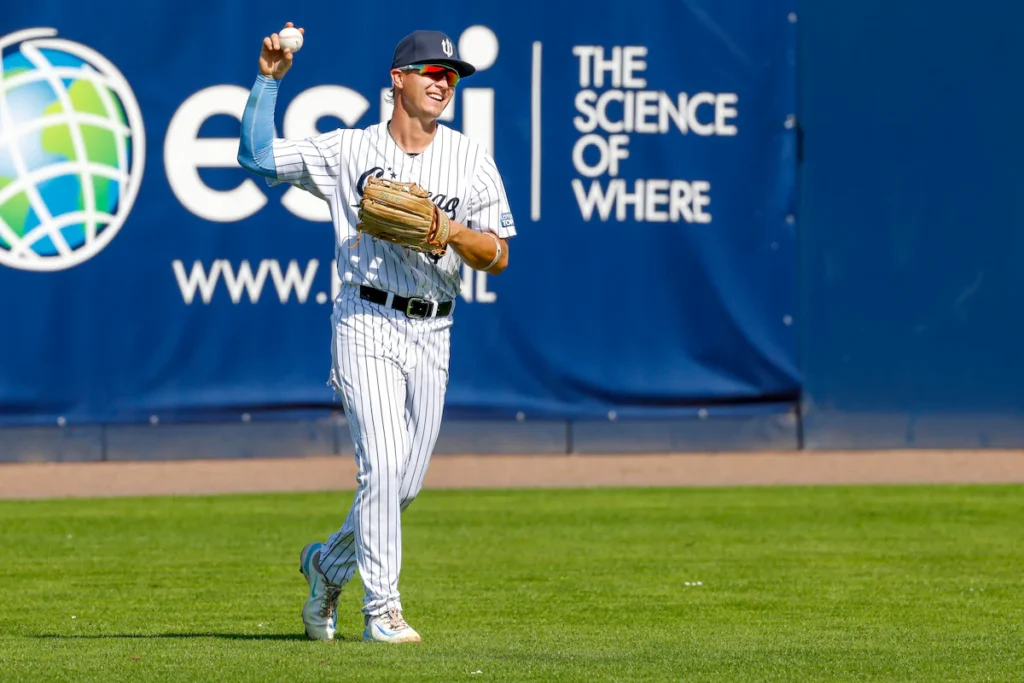 Drew Janssen playing the outfield for the Rotterdam Neptunus in the honkbal Hoodklasse (dutch major league)