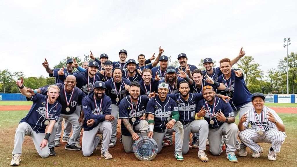 Curaçao Neptunus celebrate winning the 2026 Dutch baseball championship after sweeping Amsterdam Pirates