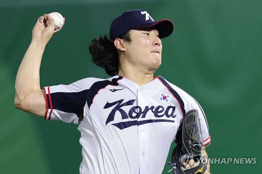 Gwak Been pitches for South Korea against Chinese Taipei in the 2026 Asian Games baseball opener