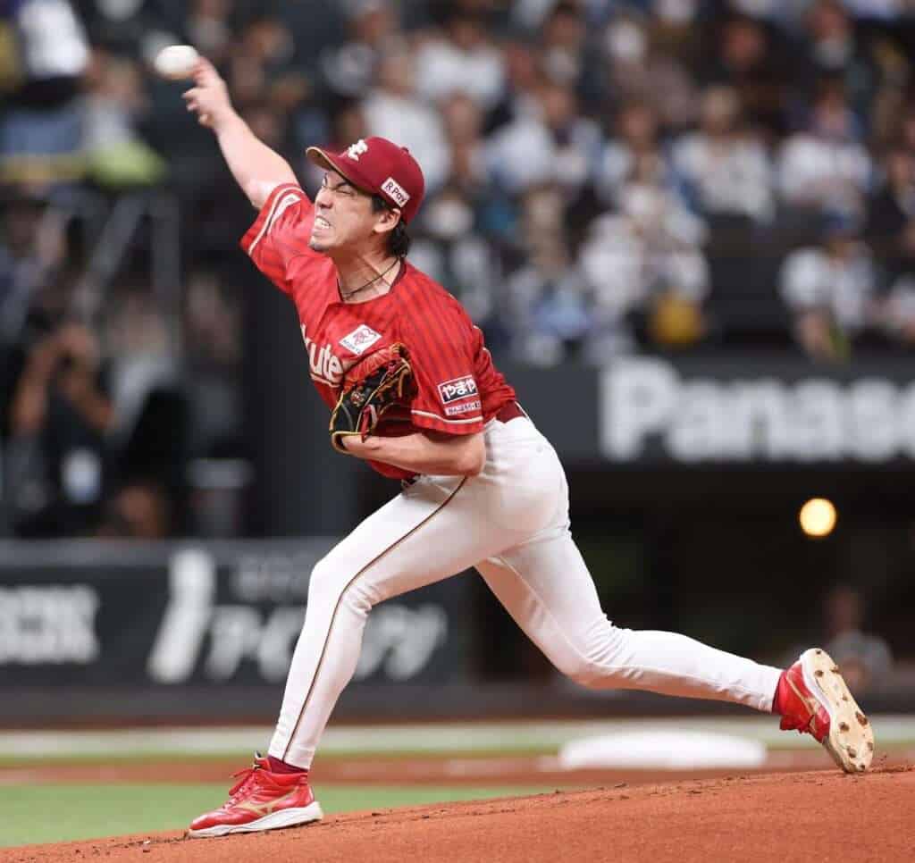 Kenta Maeda pitches for the Tohoku Rakuten Golden Eagles during his two-hit shutout against Nippon-Ham