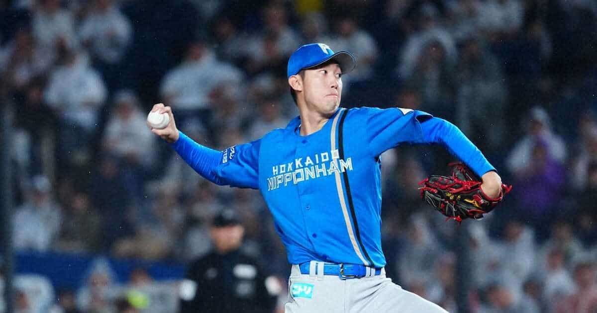 Ren Fukushima pitches for the Hokkaido Nippon-Ham Fighters against the Chiba Lotte Marines on September 28, 2026