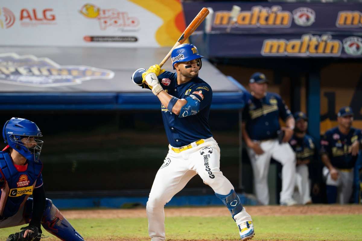 Ángel Reyes bats for Navegantes del Magallanes during the 2026-27 Venezuelan professional baseball season