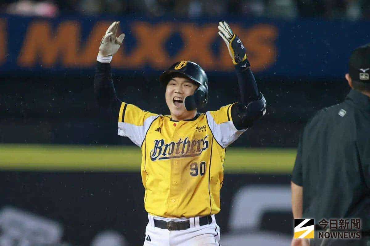 CTBC Brothers shortstop Chiang Kun-yu celebrates after reaching base during the 2025 Taiwan Series