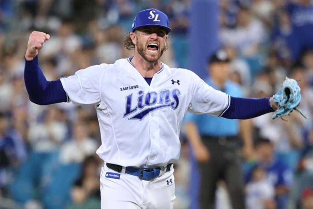 Chris Paddack celebrates in a Samsung Lions uniform during a September 2026 KBO game