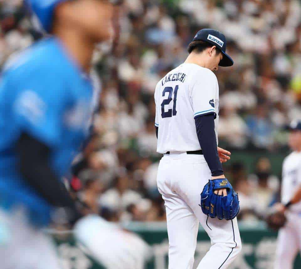 Chusei Mannami hits a solo home run against the Saitama Seibu Lions in NPB Climax Series Game 3