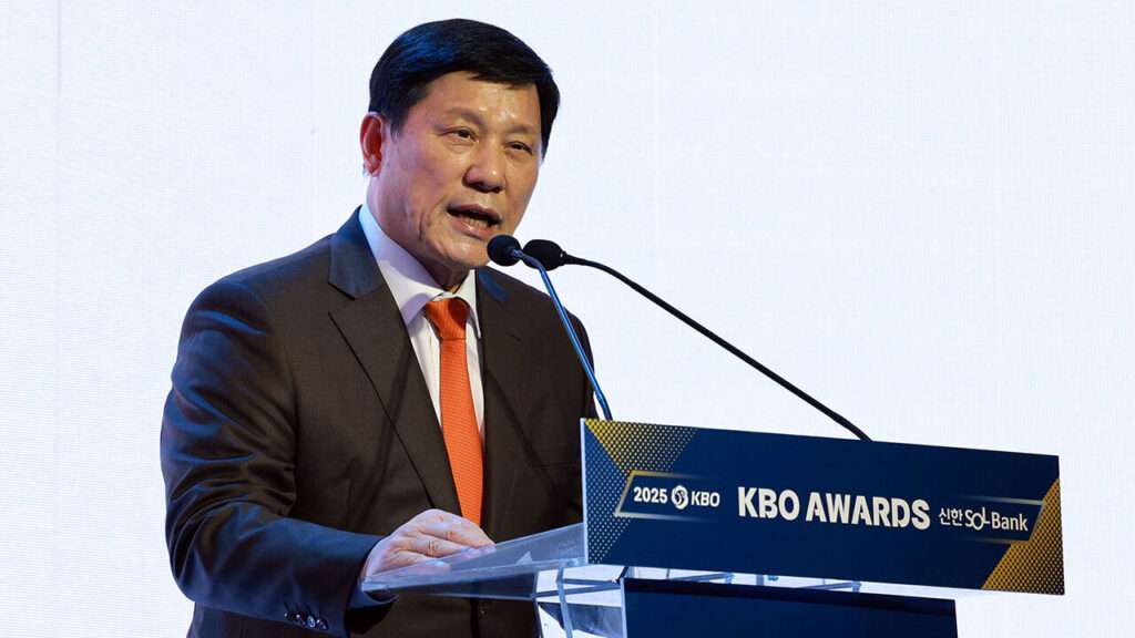 KBO commissioner Heo Koo-young, nominated by the league board for a third term