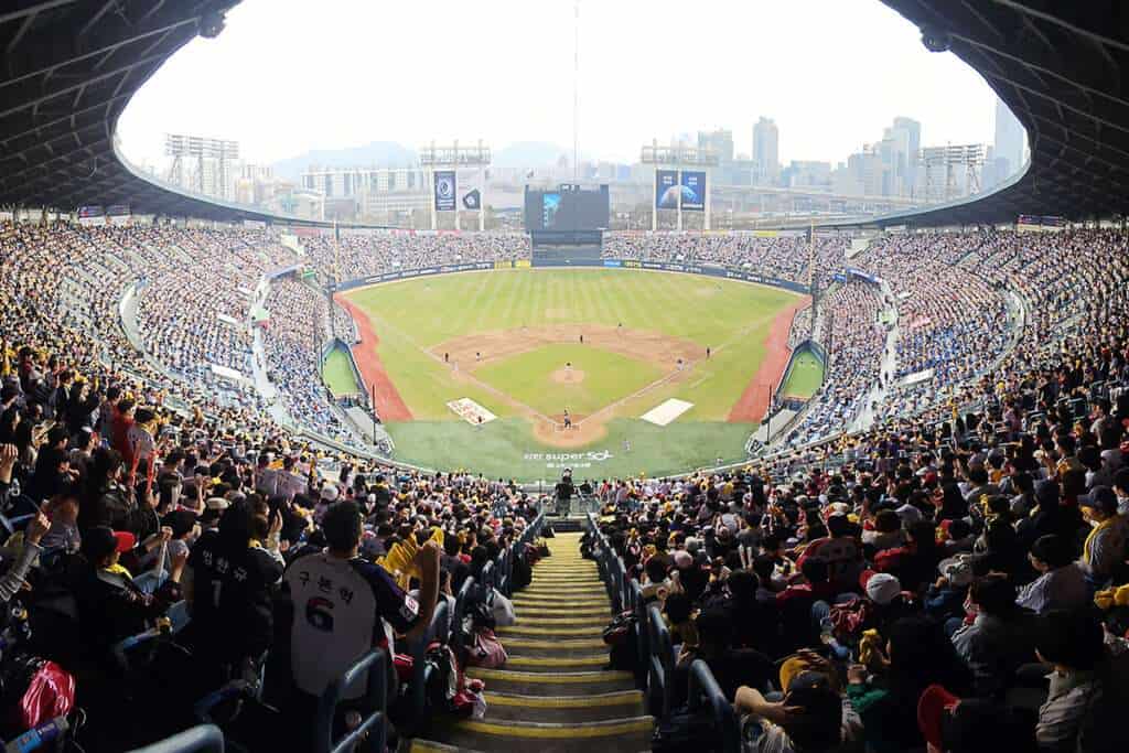 A sold-out KBO League game between the KT Wiz and LG Twins at Jamsil Baseball Stadium in March 2026