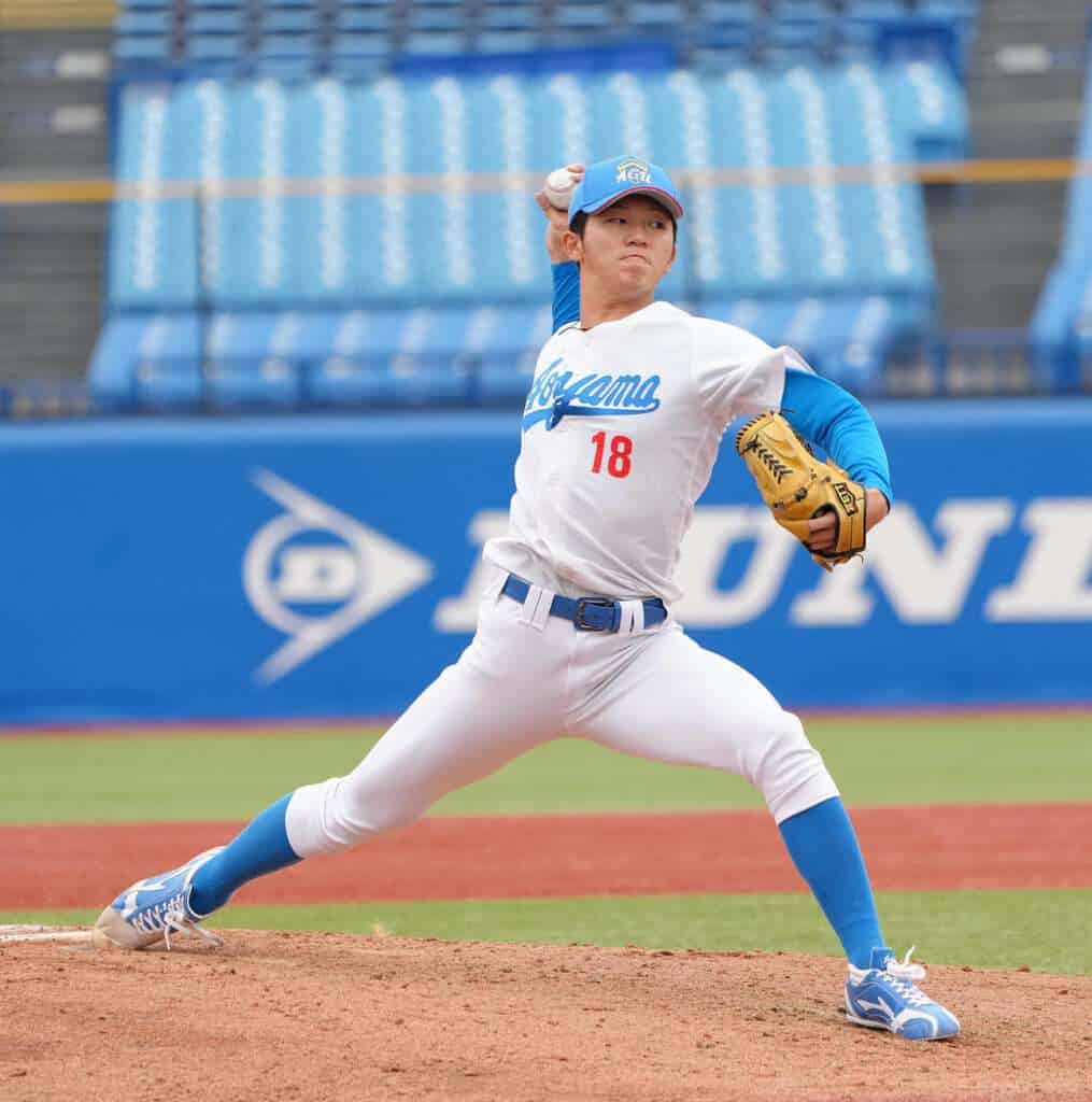 Aoyama Gakuin right-hander Taisei Suzuki pitches during the 2025 university baseball season