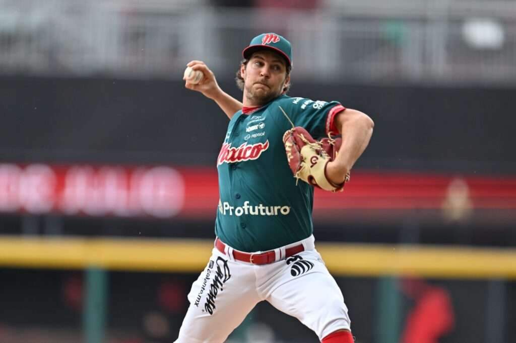Trevor Bauer pitches for Diablos Rojos del México during a July 2026 Mexican League game