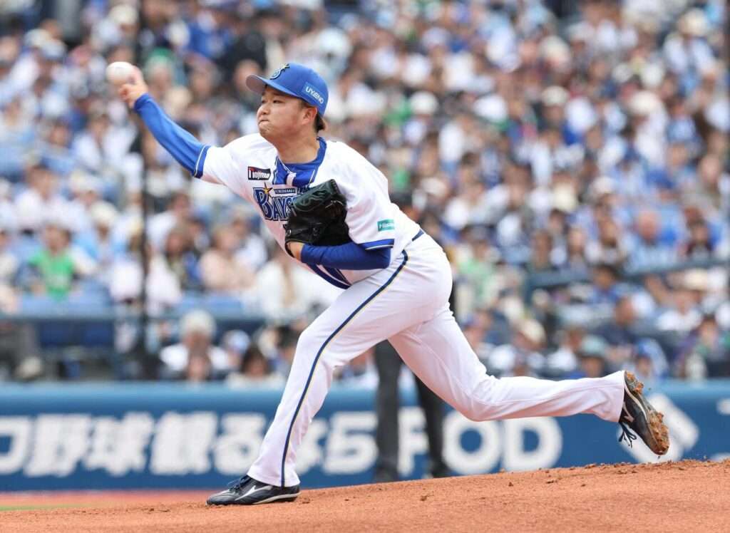 Yutaro Ishida pitches for Yokohama DeNA BayStars in a 2026 NPB game